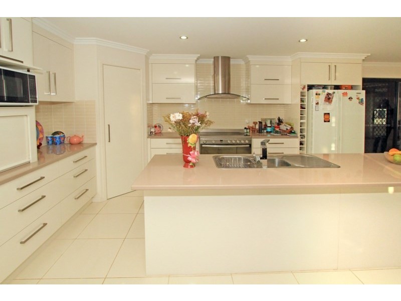 52 McQuire Road, Alton Downs QLD 4702