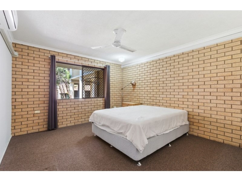 2/6 Burns Street, Frenchville QLD 4701