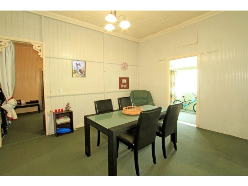 16 Armstrong Street, Berserker QLD 4701