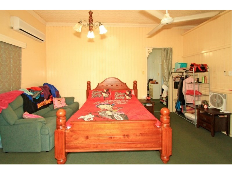 16 Armstrong Street, Berserker QLD 4701