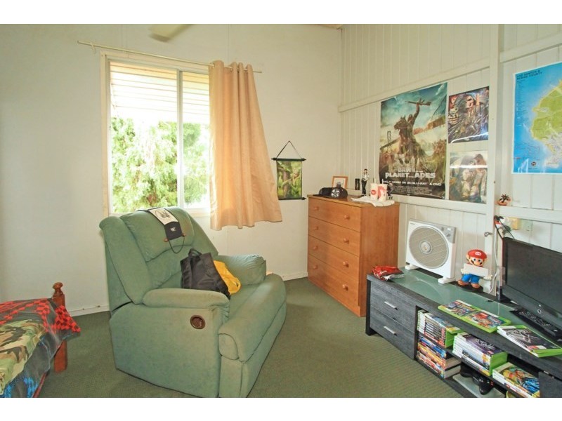 16 Armstrong Street, Berserker QLD 4701