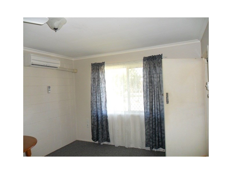 1/14 Booker Street, Park Avenue QLD 4701