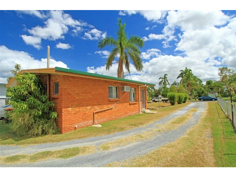 1 and 2/118 Sheehy Street, Park Avenue QLD 4701