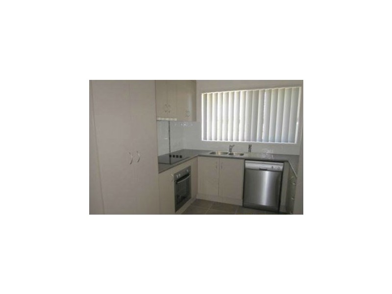 28 William Close, Gracemere QLD 4702