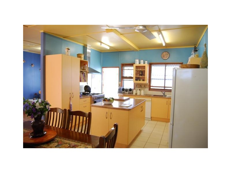 6 Barambah Street, Wandal QLD 4700