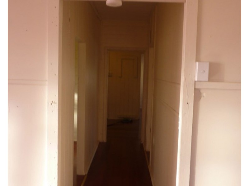 18 Taylor Street, Park Avenue QLD 4701