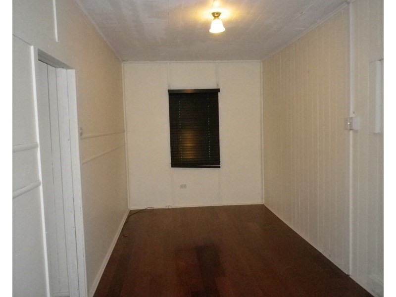 18 Taylor Street, Park Avenue QLD 4701