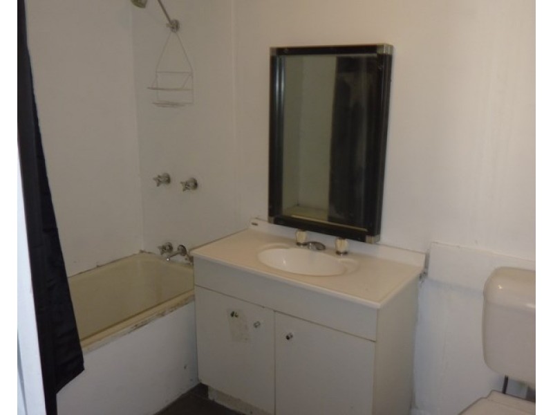 18 Taylor Street, Park Avenue QLD 4701