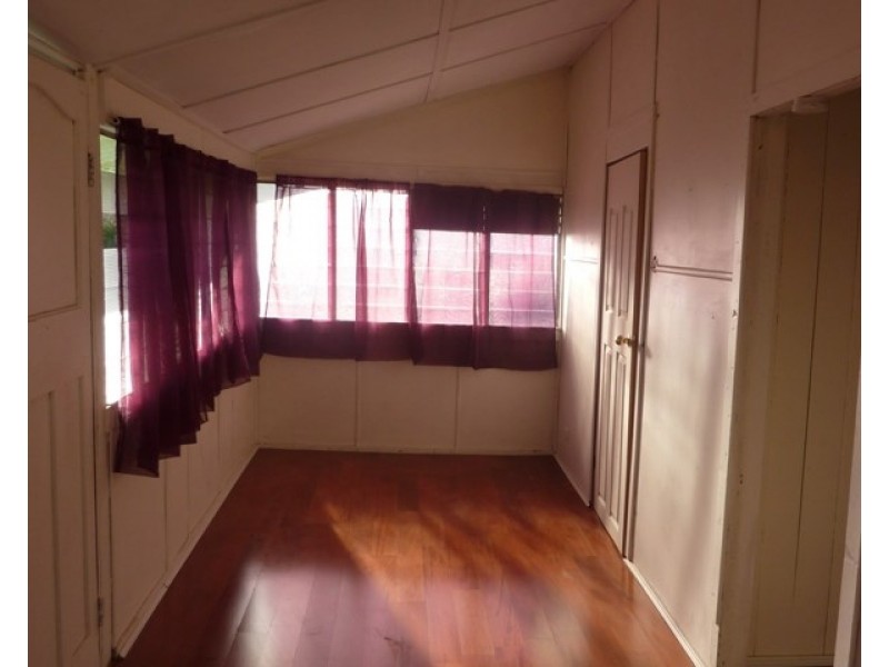 18 Taylor Street, Park Avenue QLD 4701