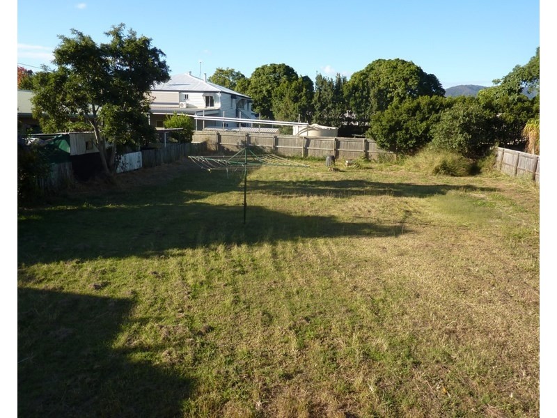 18 Taylor Street, Park Avenue QLD 4701