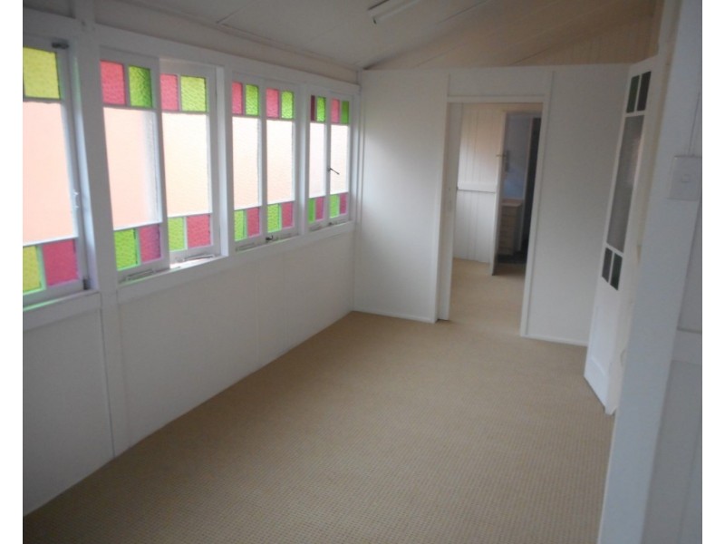 92 Elphinstone Street, Berserker QLD 4701