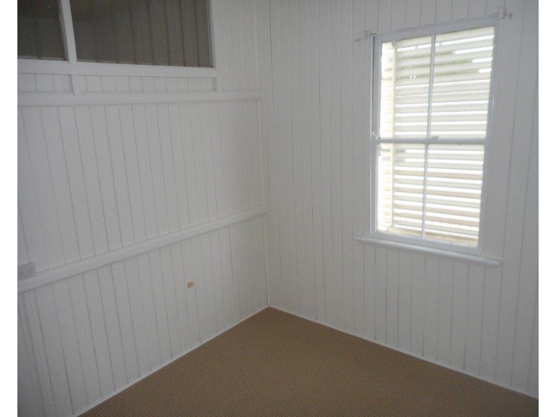 92 Elphinstone Street, Berserker QLD 4701