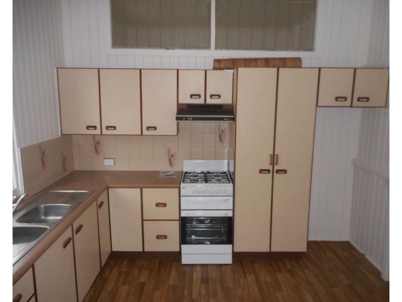 92 Elphinstone Street, Berserker QLD 4701