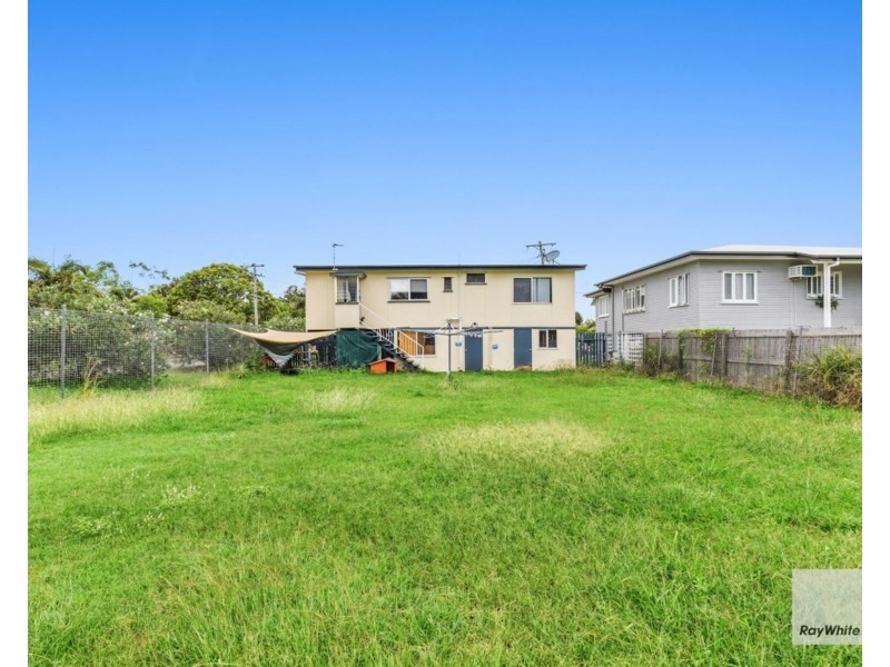 25 Thomasson Street, Park Avenue QLD 4701