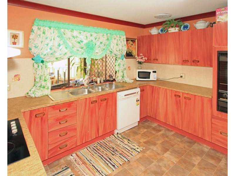 9 Hinton Street, Koongal QLD 4701