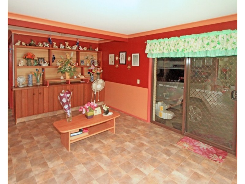 9 Hinton Street, Koongal QLD 4701