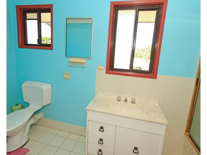 9 Hinton Street, Koongal QLD 4701