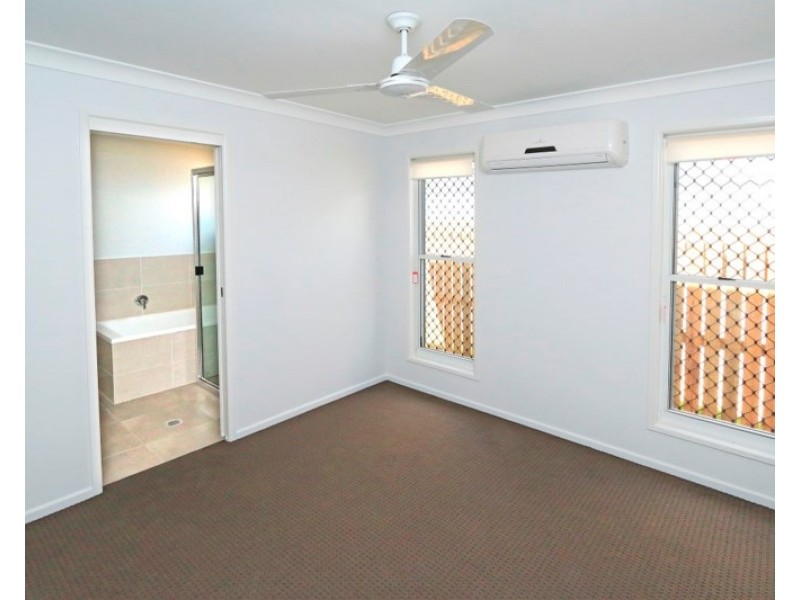 3/15 Card Street, Berserker QLD 4701