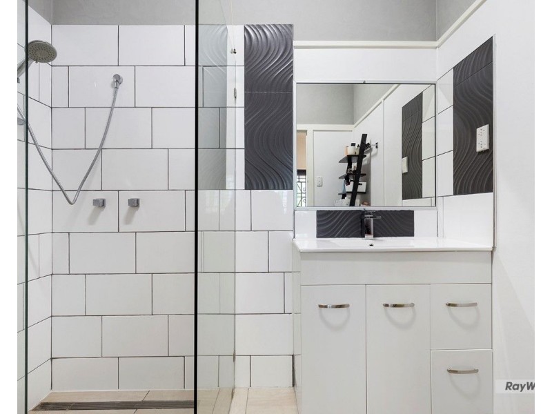 9 Naughton Street, Wandal QLD 4700