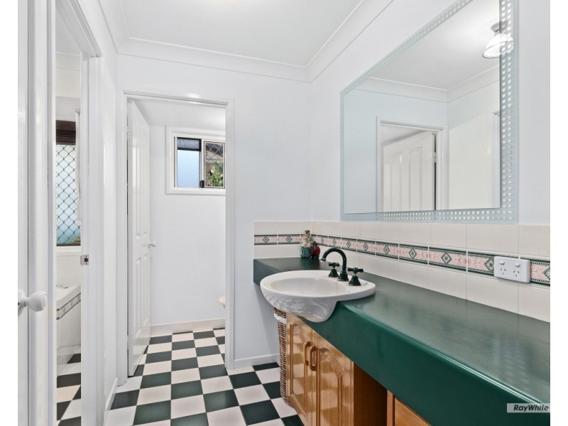 17 Beaumont Drive, Frenchville QLD 4701