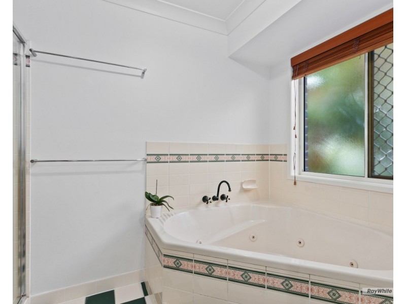 17 Beaumont Drive, Frenchville QLD 4701