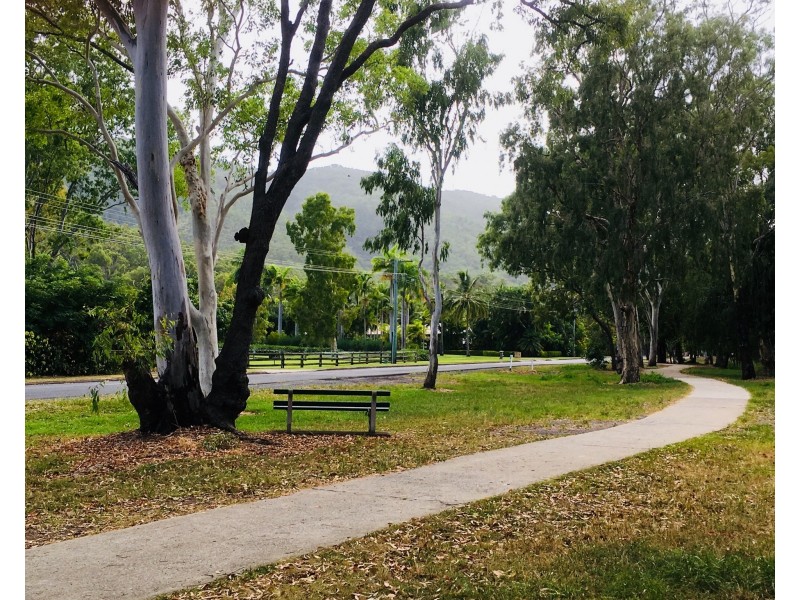 17 Beaumont Drive, Frenchville QLD 4701