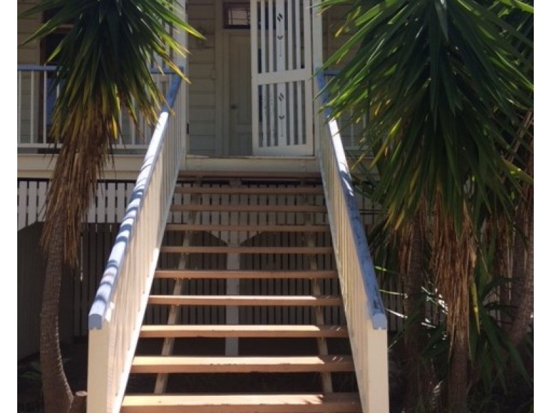 4 Davis Street, The Range QLD 4700