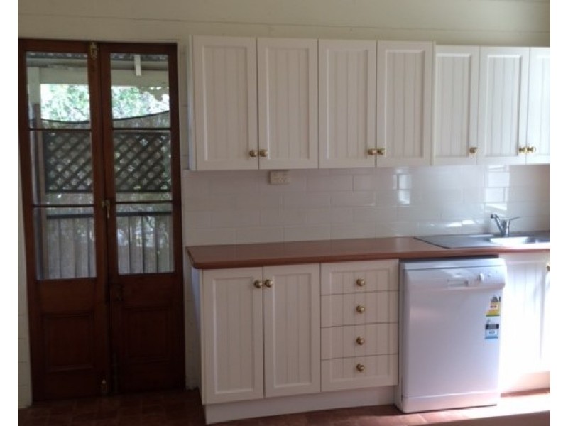 4 Davis Street, The Range QLD 4700