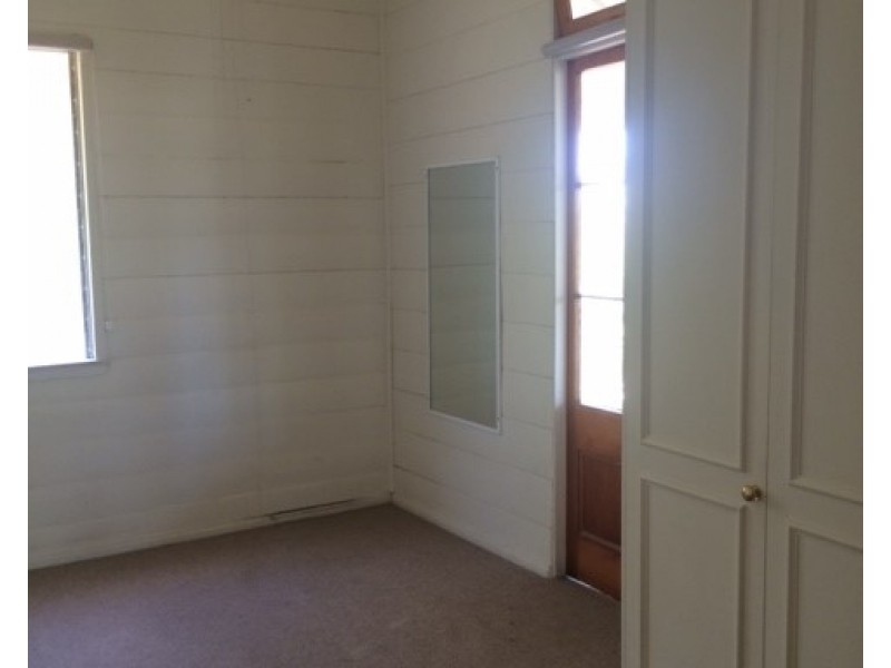 4 Davis Street, The Range QLD 4700