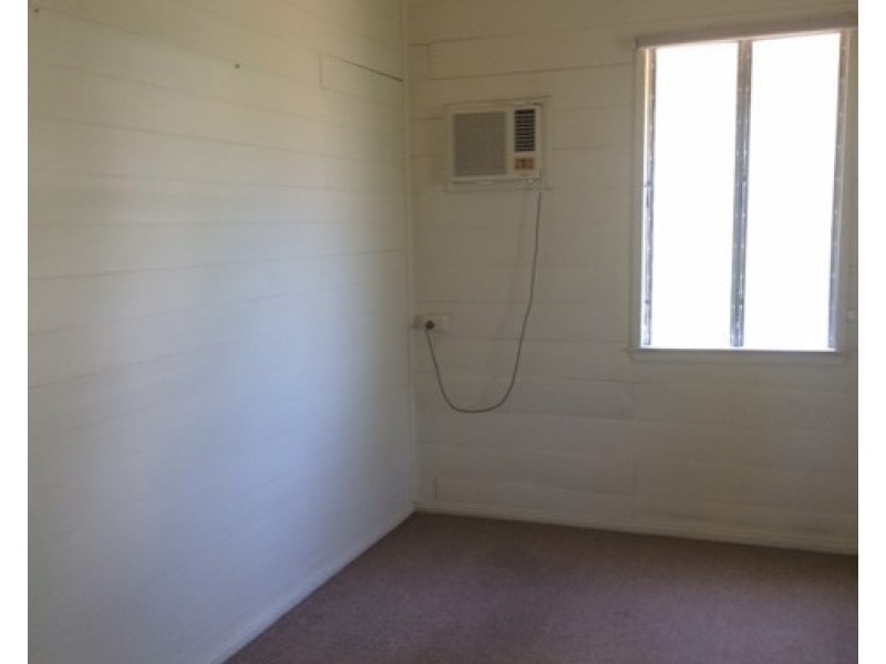 4 Davis Street, The Range QLD 4700