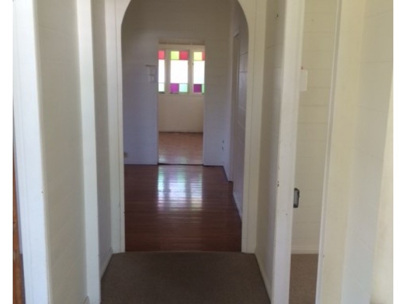 4 Davis Street, The Range QLD 4700