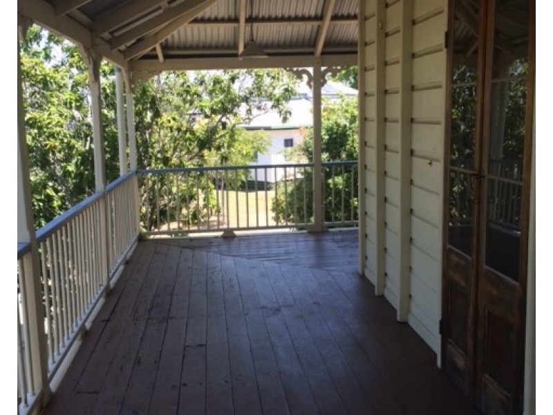 4 Davis Street, The Range QLD 4700