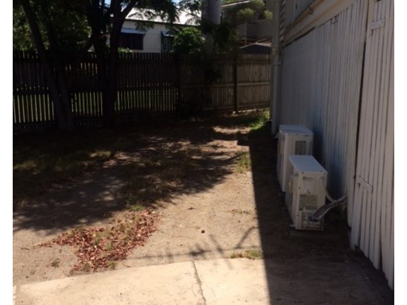 4 Davis Street, The Range QLD 4700
