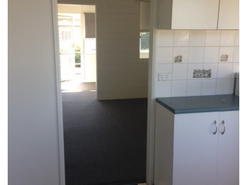 194 Peter Street, Berserker QLD 4701