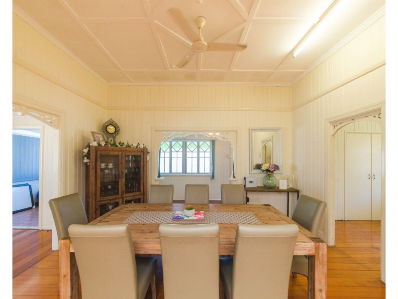 9 Highway Street, Park Avenue QLD 4701