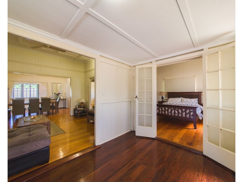 9 Highway Street, Park Avenue QLD 4701