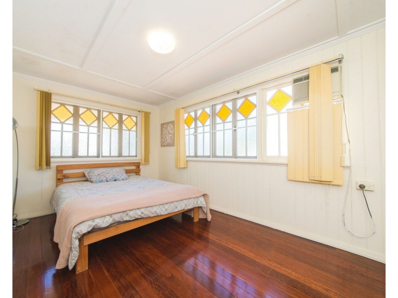 9 Highway Street, Park Avenue QLD 4701