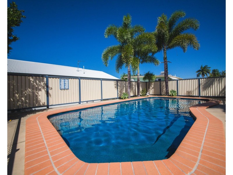 9 Highway Street, Park Avenue QLD 4701