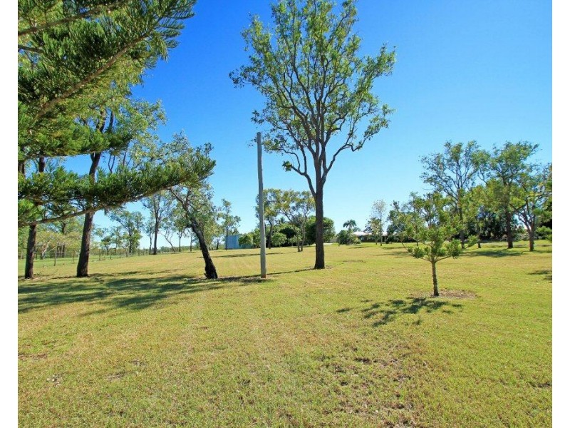 27 Angela Road, Rockyview QLD 4701