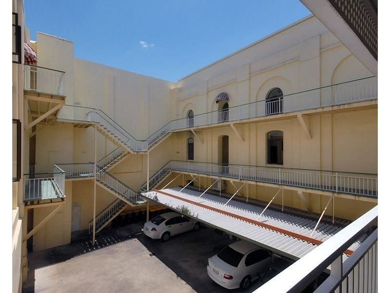 2/260 Quay Street, Rockhampton City QLD 4700