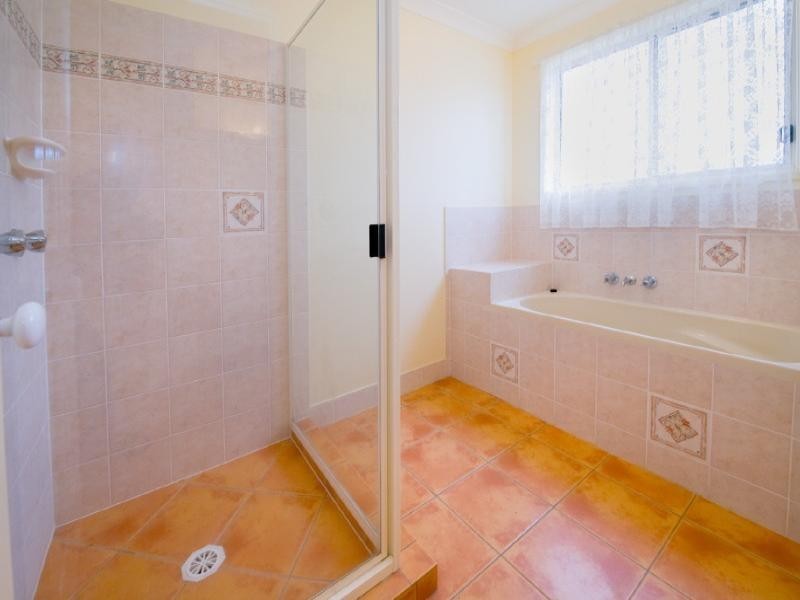 8 Dawn Close, Rockyview QLD 4701