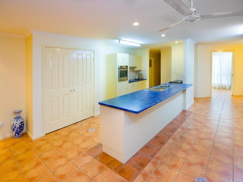 8 Dawn Close, Rockyview QLD 4701