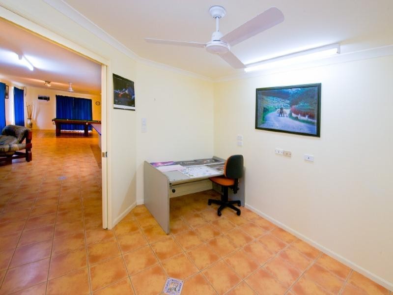 8 Dawn Close, Rockyview QLD 4701