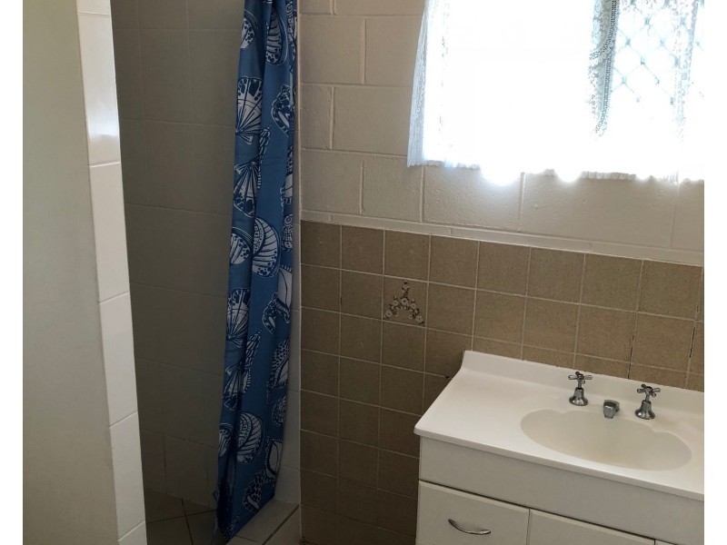 2/11 Withers Street, Kawana QLD 4701