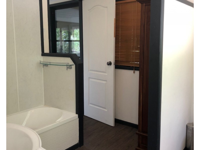 9 Kellow Street, The Range QLD 4700