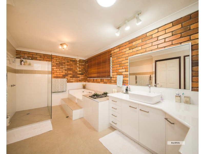 27 Vass Road, Etna Creek QLD 4702