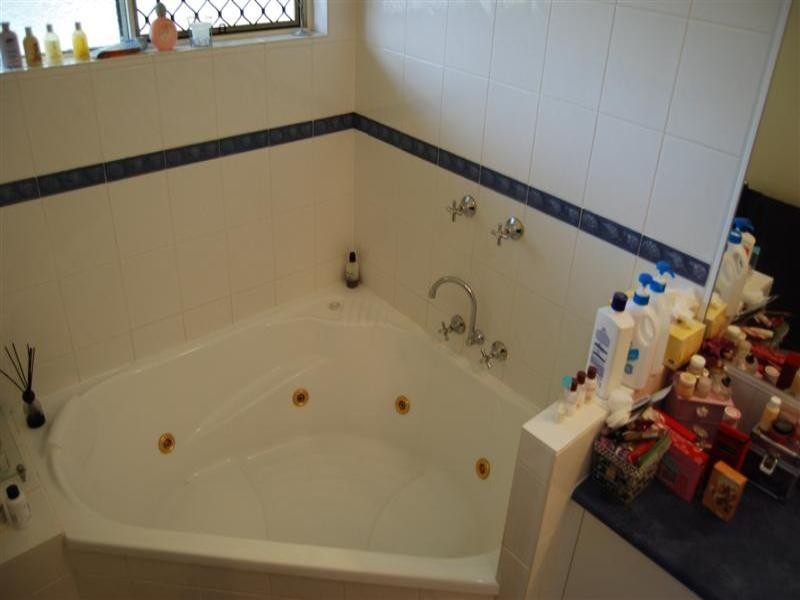 13 Hansen Street, Frenchville QLD 4701