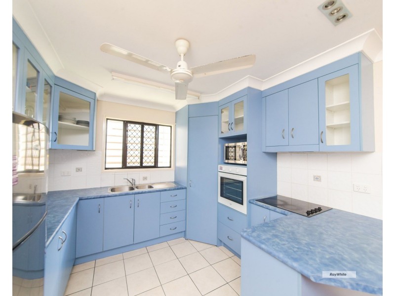 2/132 Main Street, Park Avenue QLD 4701