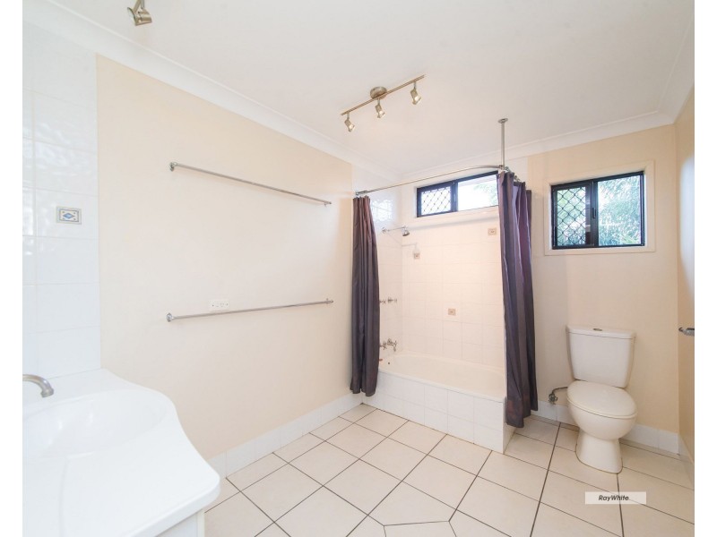 2/132 Main Street, Park Avenue QLD 4701