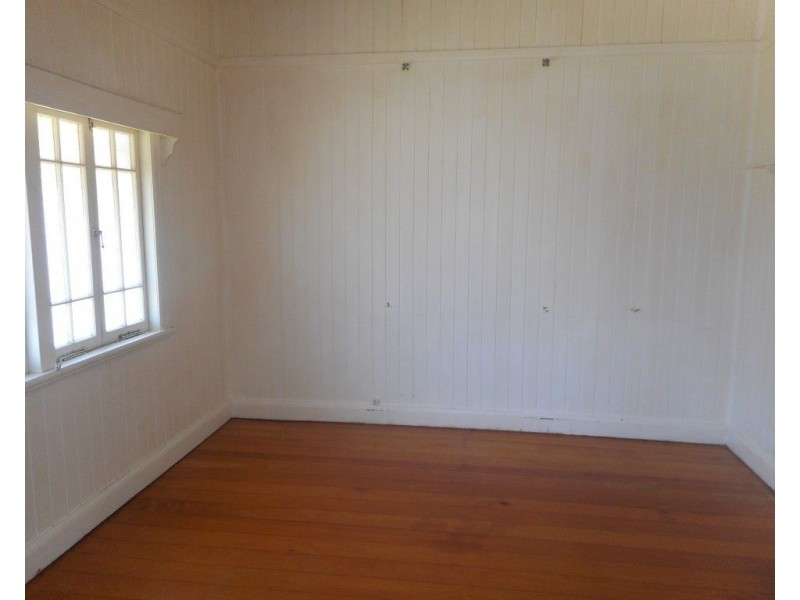 69 Livingstone Street, Berserker QLD 4701